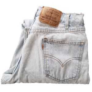 Vintage distressed Levi's 550 mom jeans!